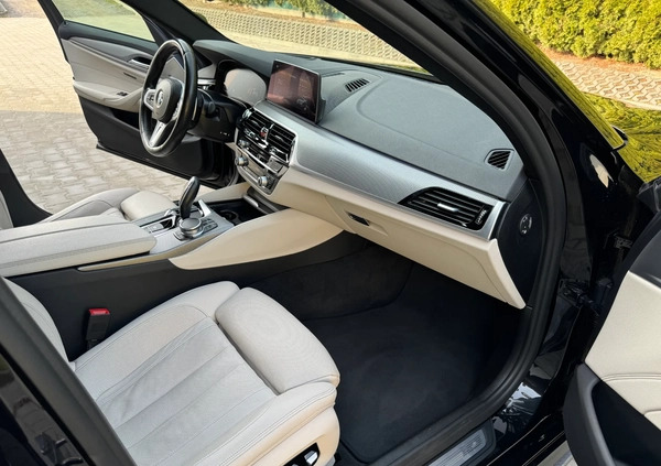 BMW Seria 5 cena 144900 przebieg: 146000, rok produkcji 2018 z Łańcut małe 172